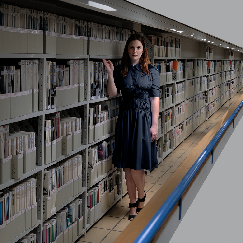 Ines is 1.75m tall and wears a size 04