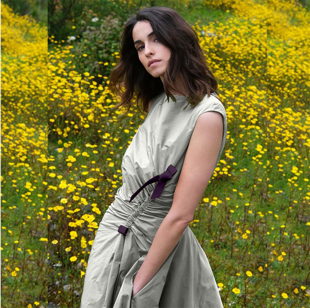 Sara mesure 1.74m et porte une taille 02