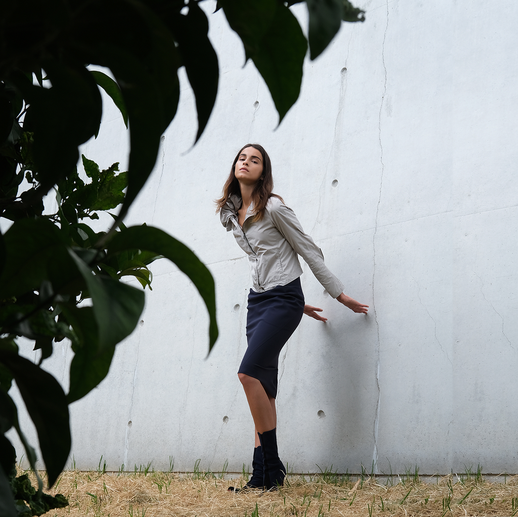 Sara mesure 1.74m et porte une taille 02