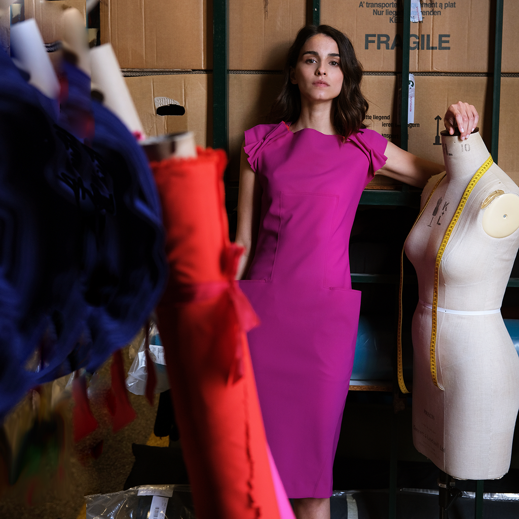 Sara mesure 1.74m et porte une taille 02